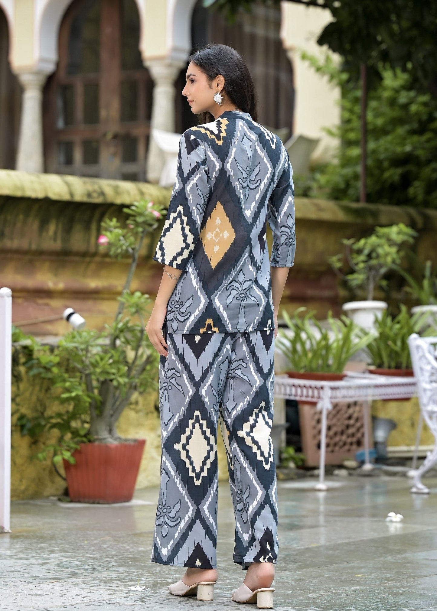 Women Pink Printed Viscose Rayon Kurta And Pant Set