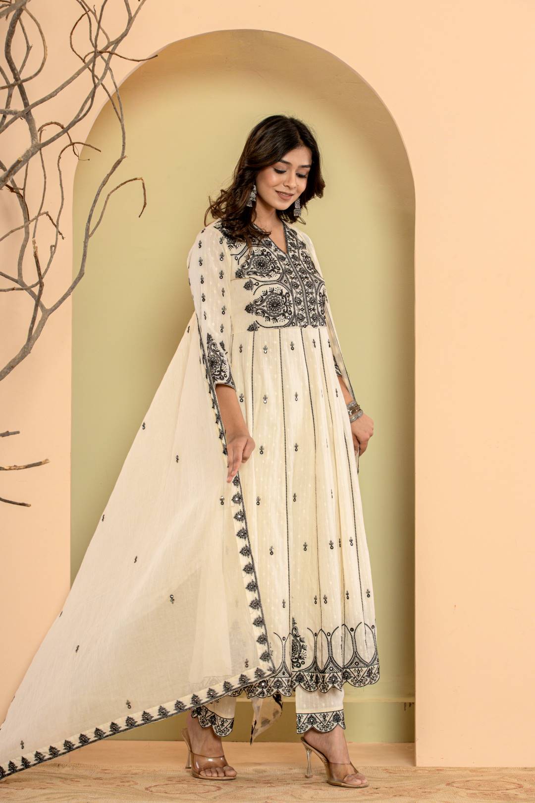 Dhiyona VR Women's Thread Embroidered Anarkali Kurta Paired With Bottom And Dupatta"