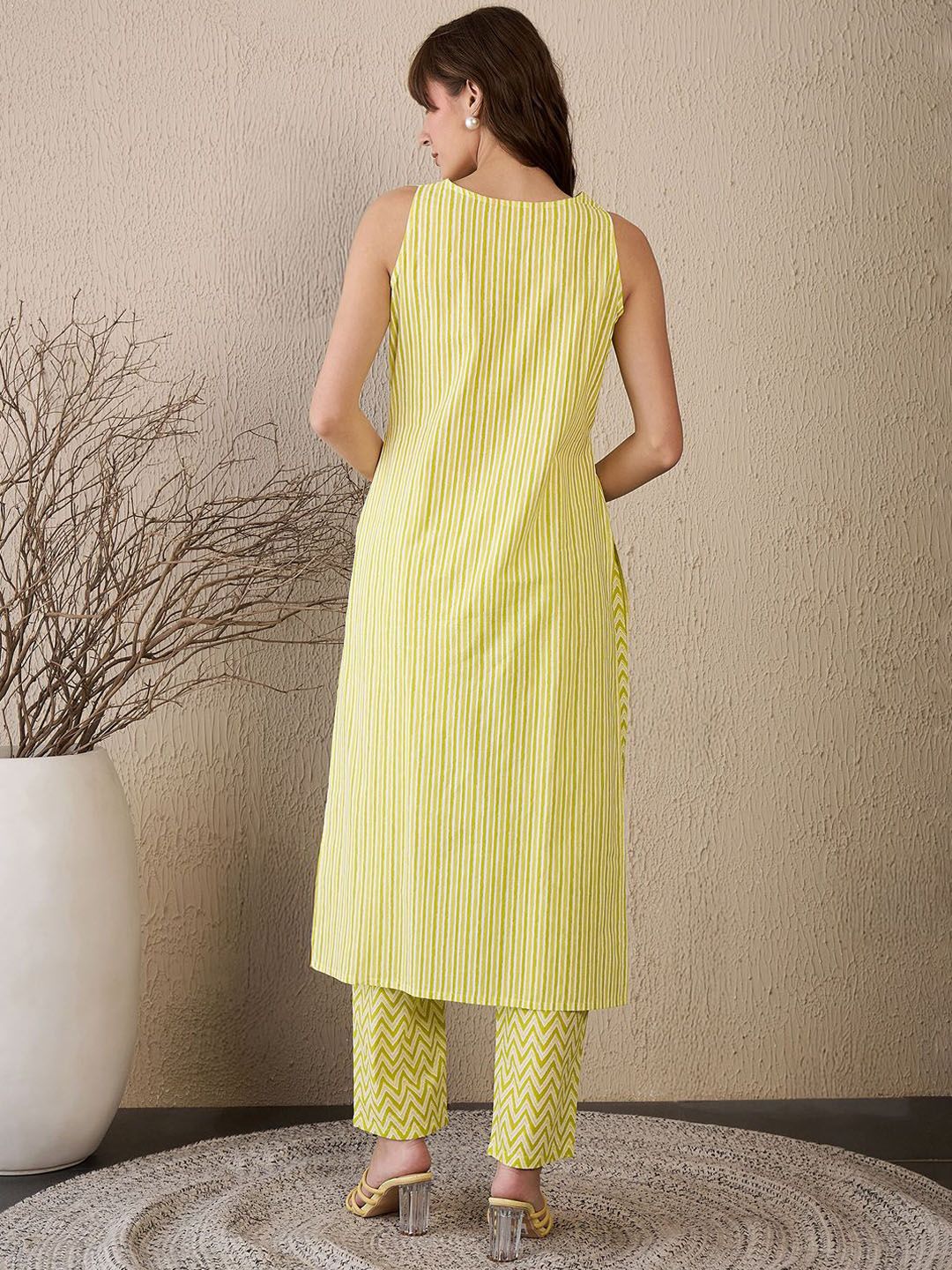 Women Printed Regular Pure Cotton Kurta with Trousers