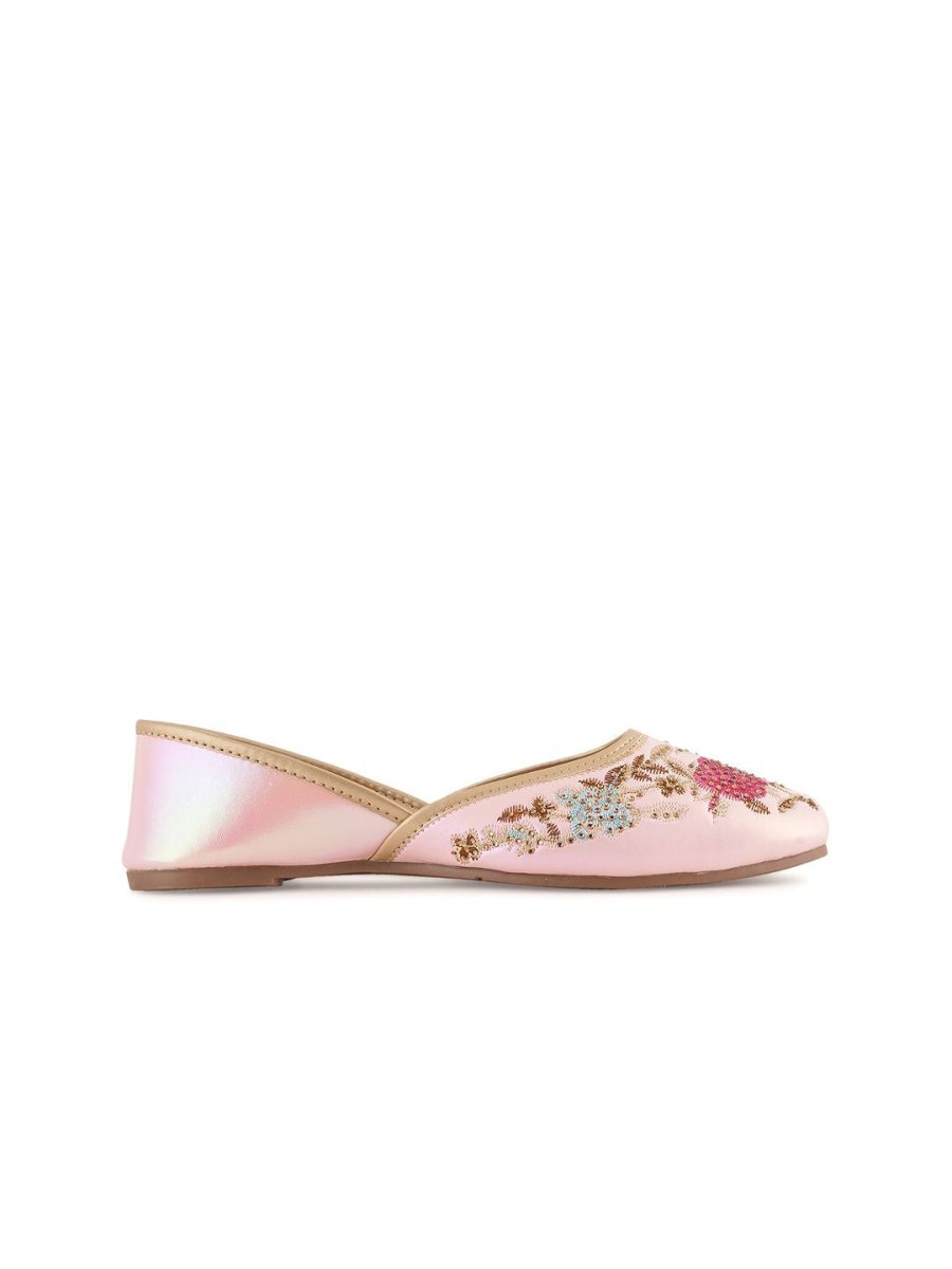 Dhiyona AK Embellished Ethnic Ballerinas