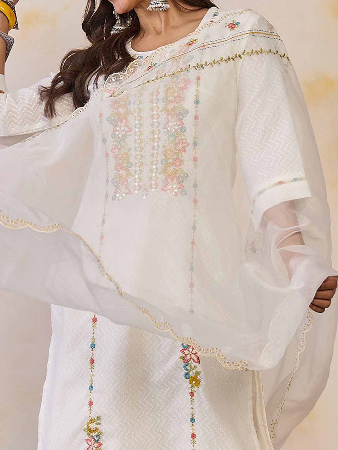 Dhiyona IE Women Floral Embroidered Regular Thread Work Pure Cotton Kurta with Trousers & With Dupatta