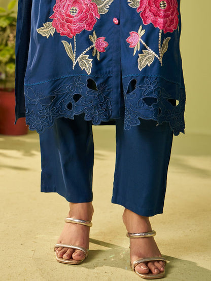 Women Floral Embroidered Kurta with Trousers