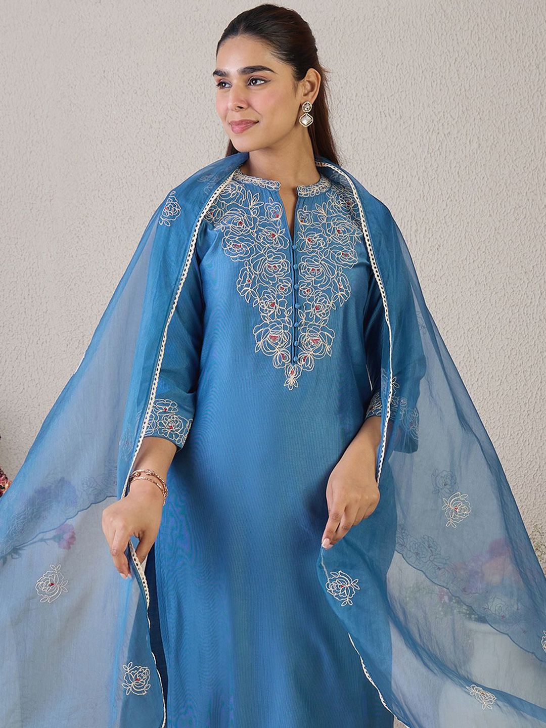 Women Floral Embroidered Kurta with Trousers & Dupatta