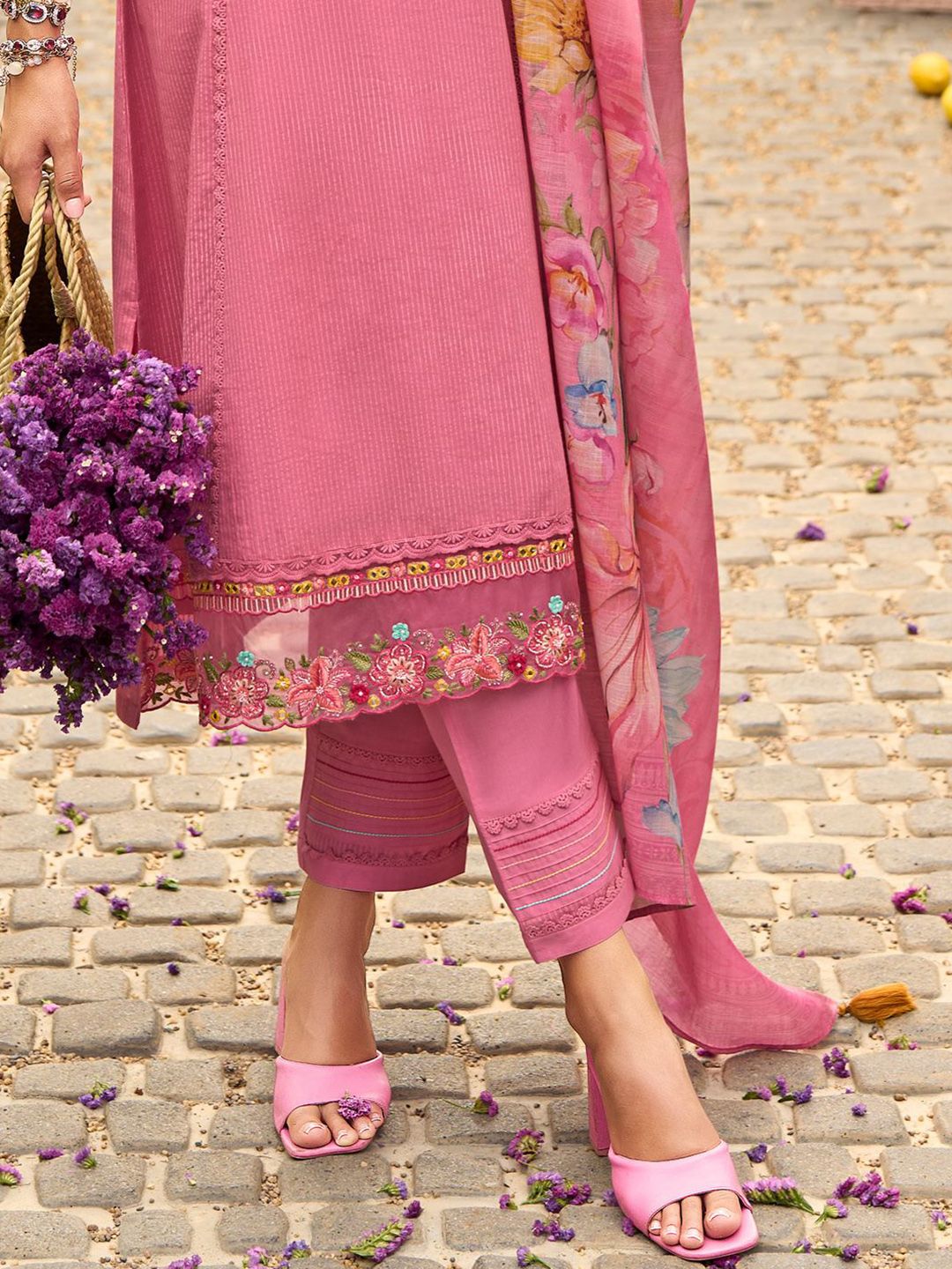 Women Floral Embroidered Thread Work Pure Cotton Kurta with Trousers & Dupatta