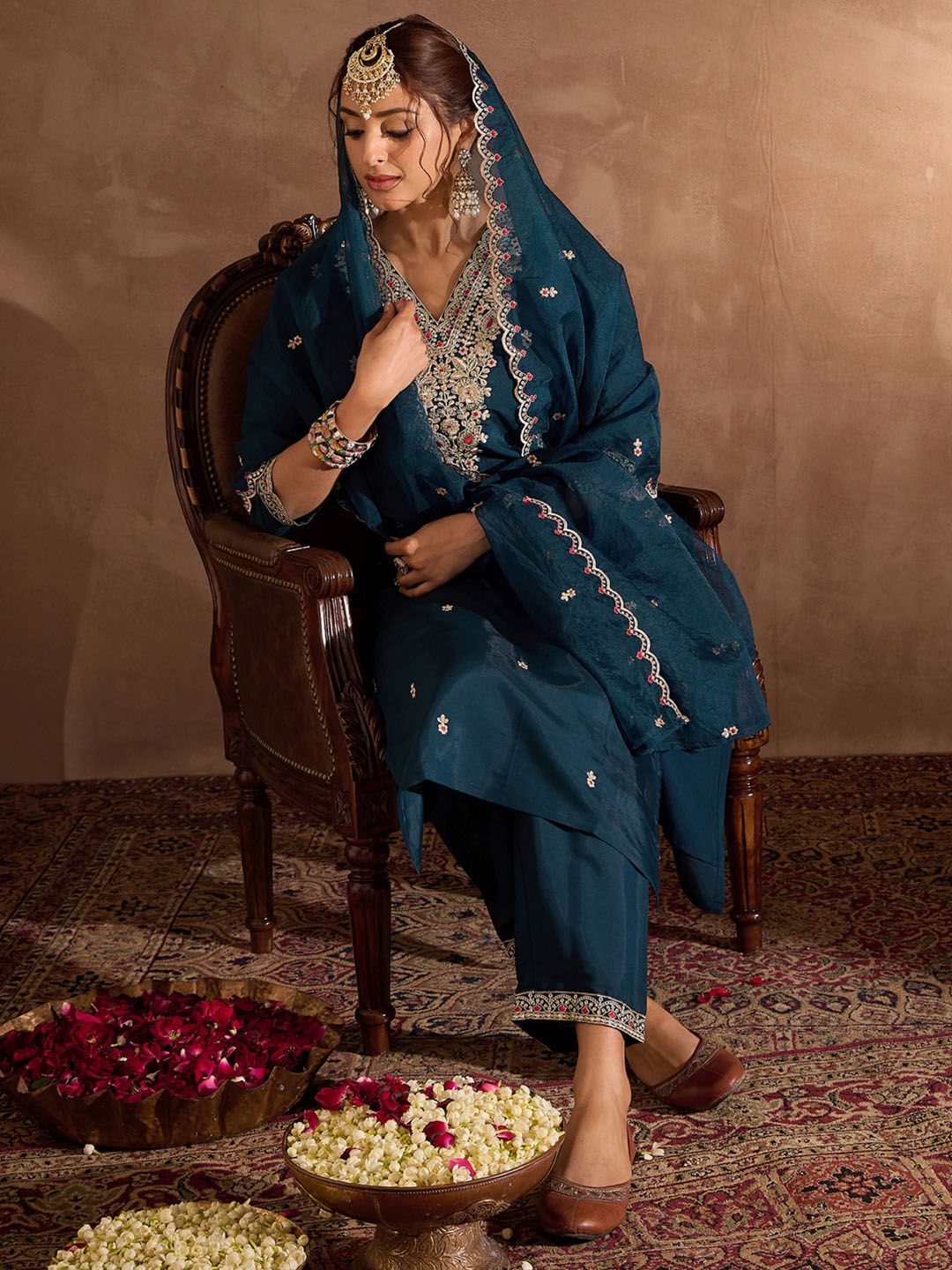 Dhiyona IE Women Ethnic Motifs Embroidered Regular Sequinned Chanderi Silk Kurta