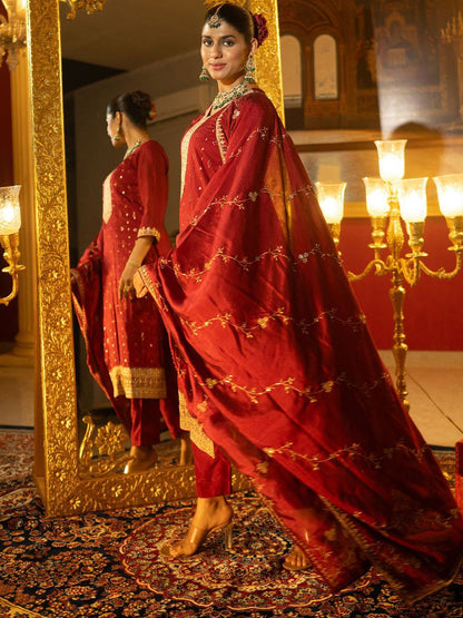 Women Floral Embroidered Sequinned Straight Kurta With Trousers & Dupatta