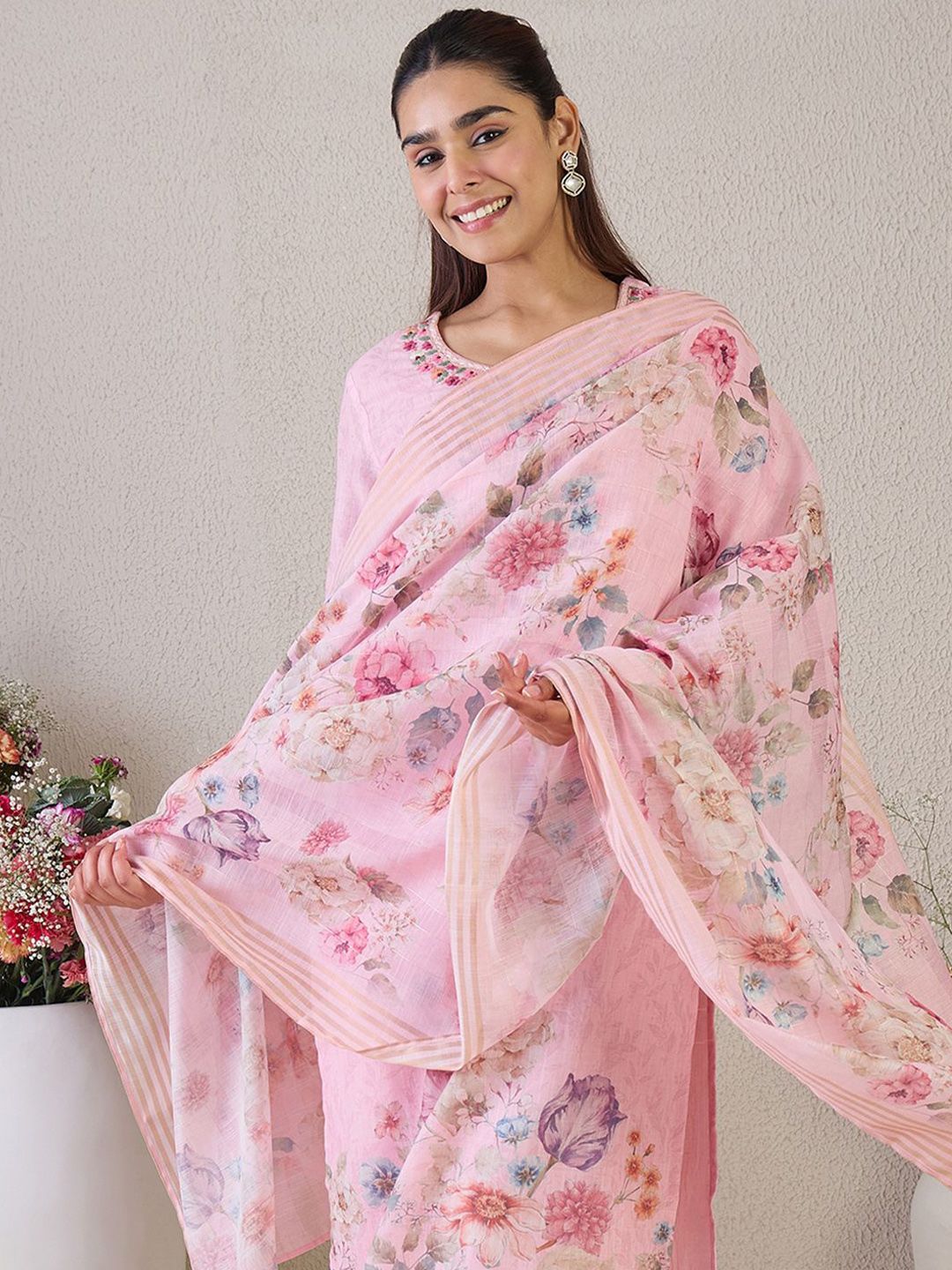 Women Floral Embroidered Linen Kurta with Trousers & Dupatta