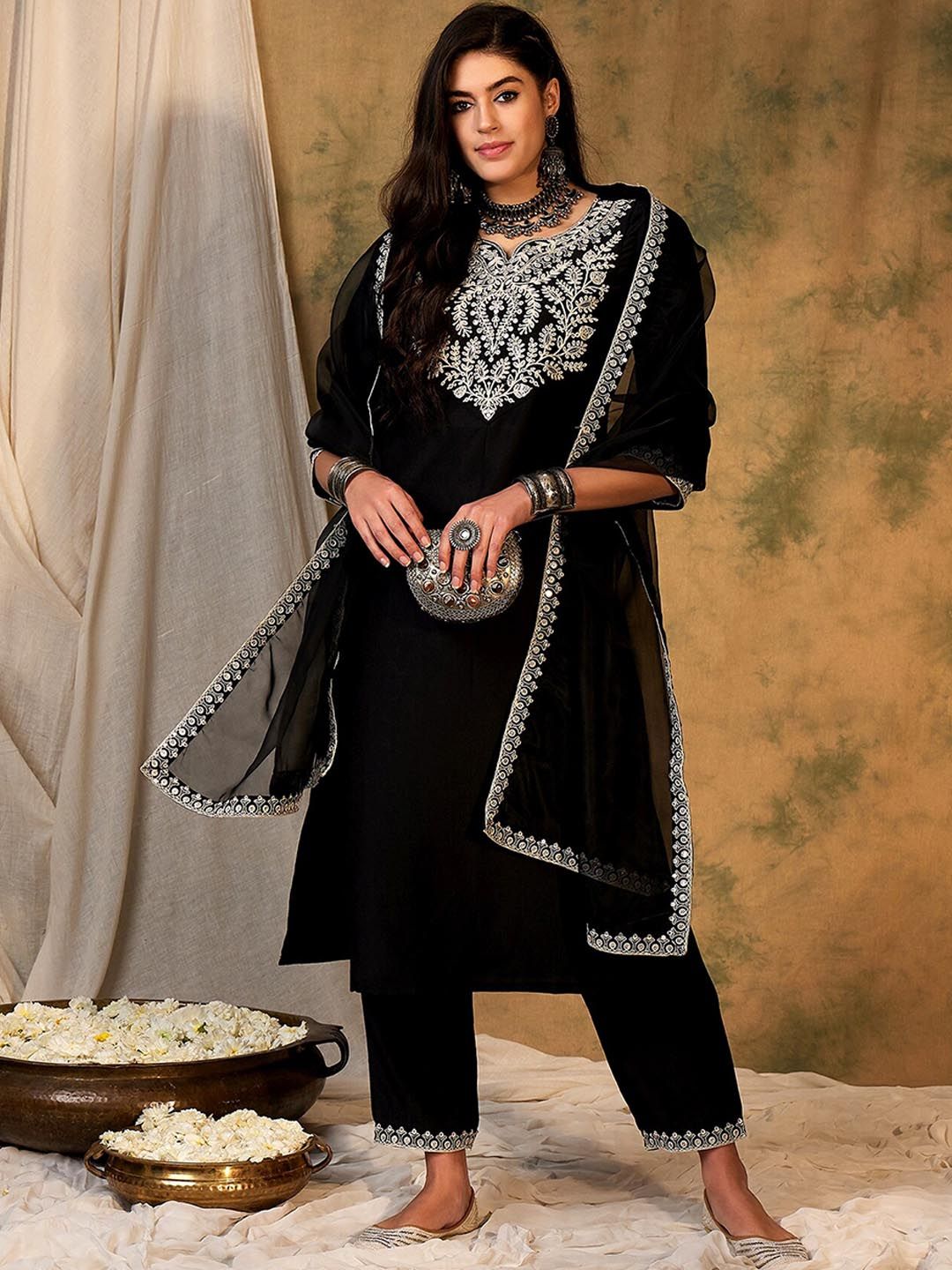 Ethnic Motifs Embroidered Thread Work Kurta With Trousers & Dupatta