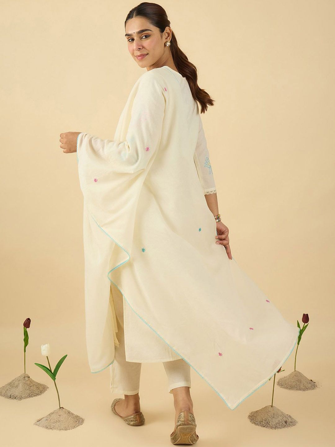 Women Ethnic Motifs Embroidered Thread Work Pure Cotton Kurta Trousers & Dupatta