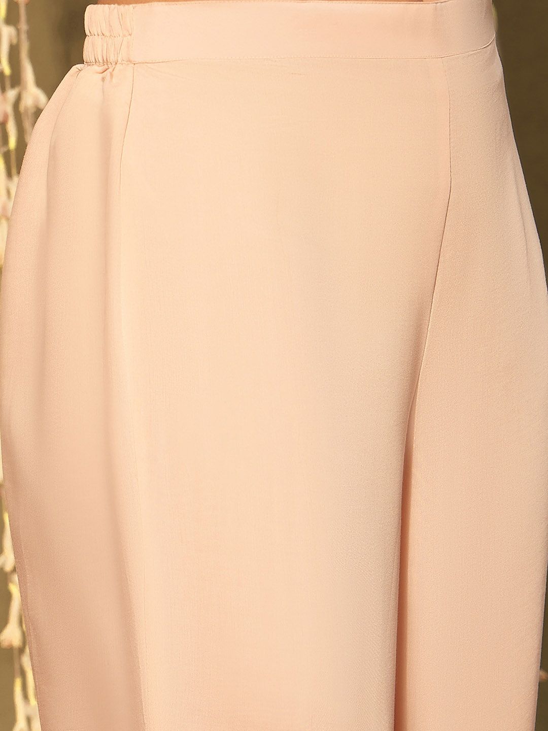 Floral Embroidered Regular Thread Work Kurta With Trousers & Dupatta