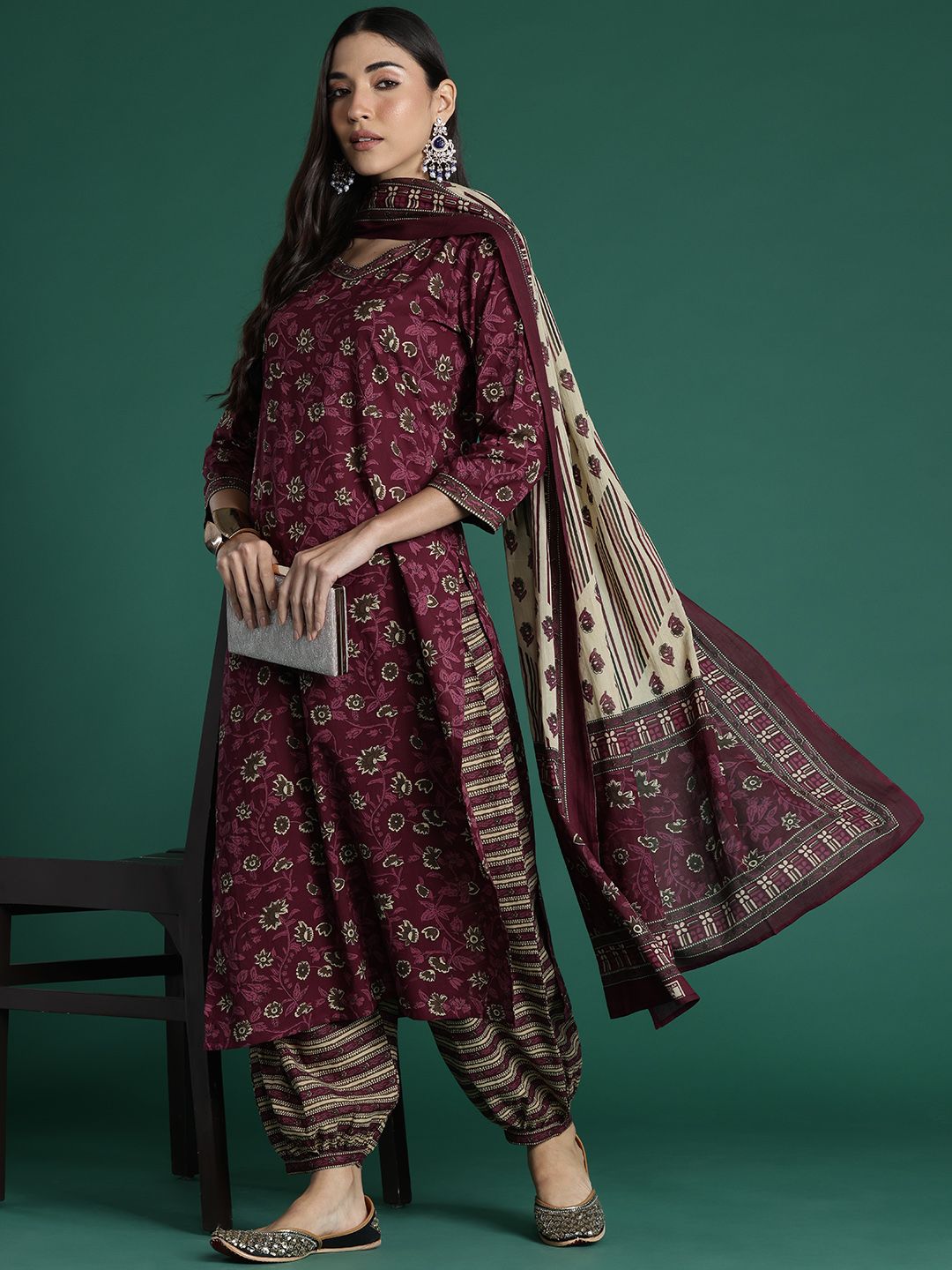 Dhiyona IE Women Floral Printed Regular Pure Cotton Kurta with Salwar & With Dupatta