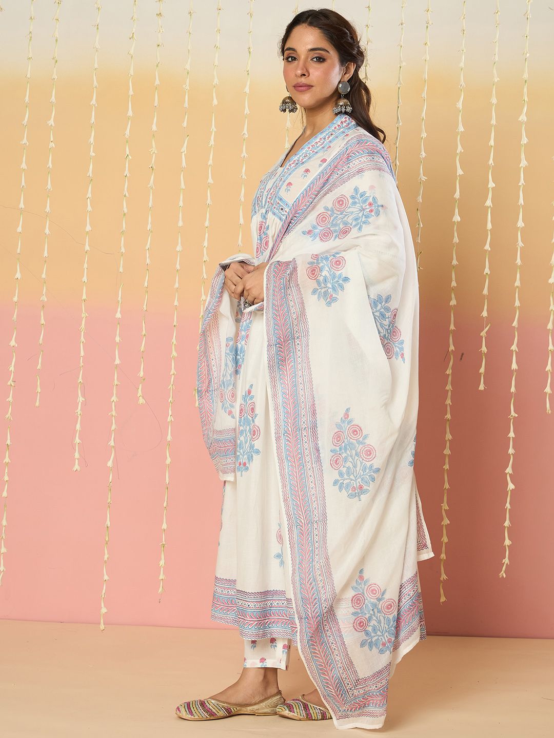 Dhiyona IE Women Floral Printed Sequinned Pure Cotton Kurta with Trousers & With Dupatta