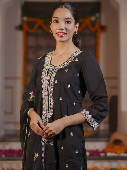 Dhiyona IE Ethnic Motifs Embroidered Kurta With Trousers & Dupatta