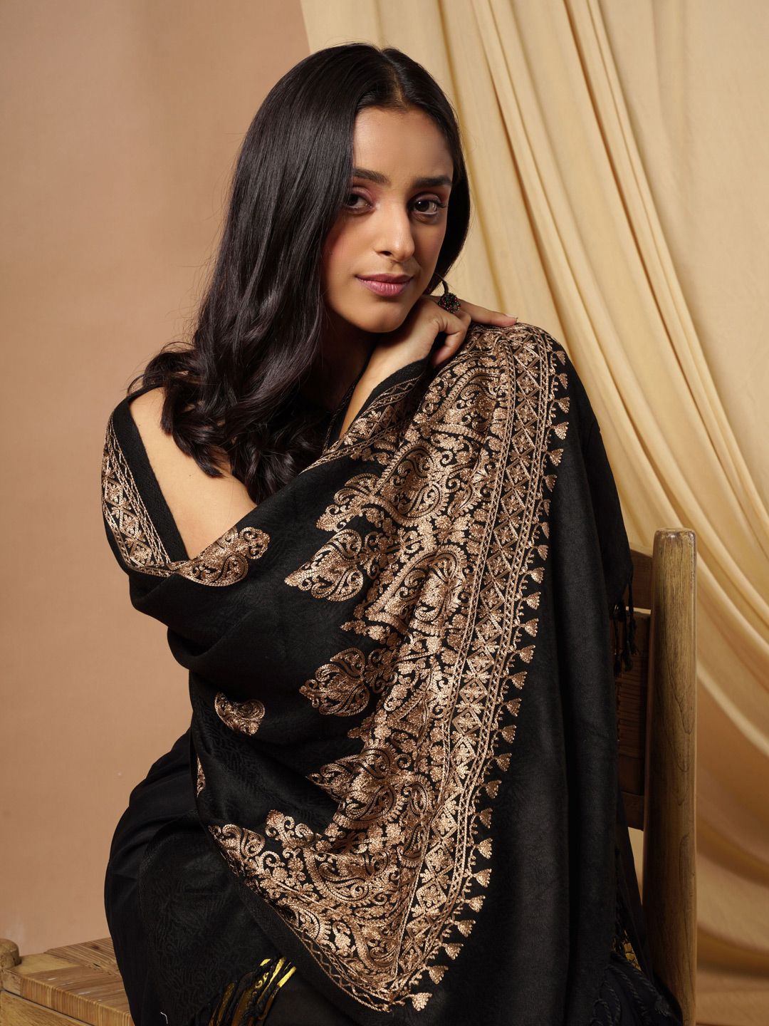 Dhiyona PA Women Black & Gold Embroidered Viscose Rayon Shawl