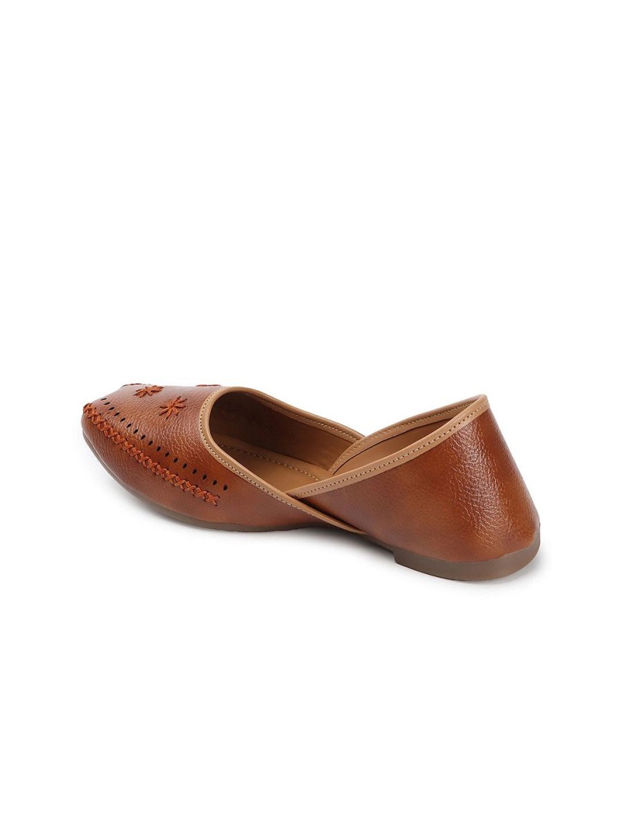 Dhiyona AK Women Embellished Ballerinas