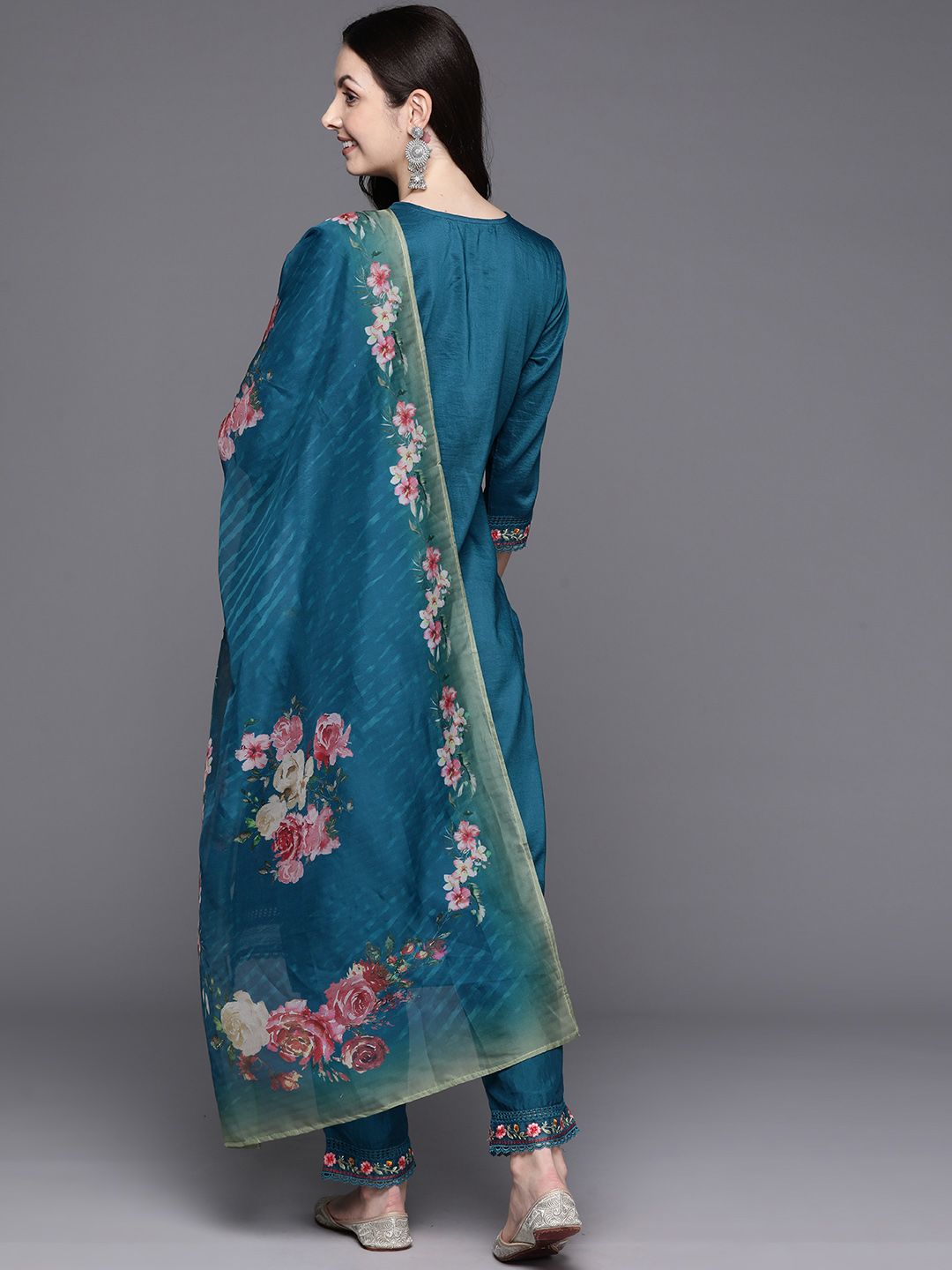 Women Floral Embroidered Regular Thread Work Kurta with Trousers & With Dupatta