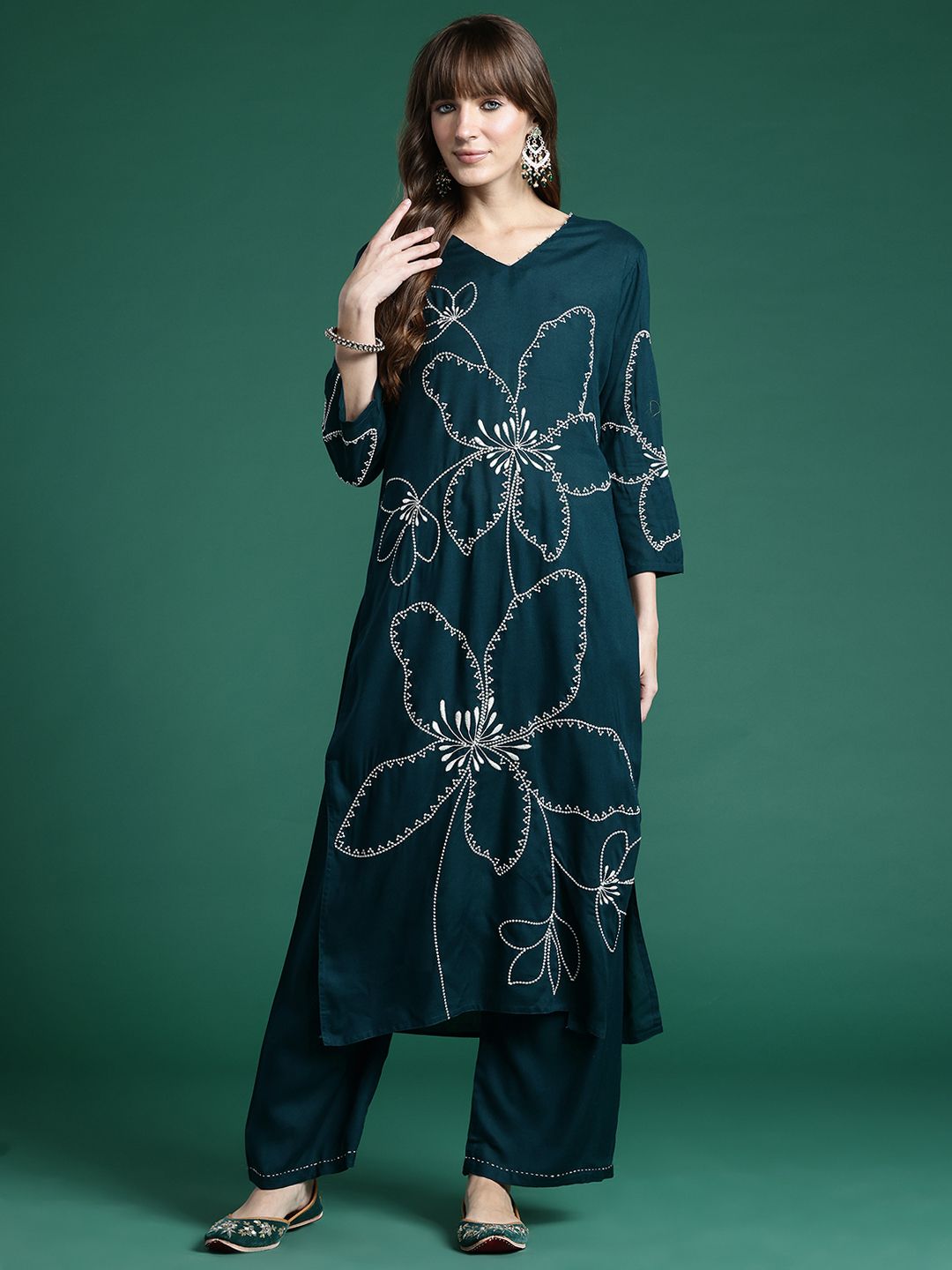 Dhiyona IE Floral Embroidered Regular Thread Work Kurta with Palazzos