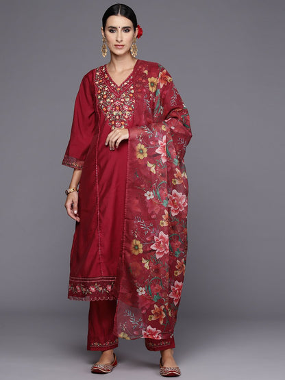 Dhiyona IE Women Floral Yoke Design Panelled Thread Work Kurta with Trousers & Dupatta