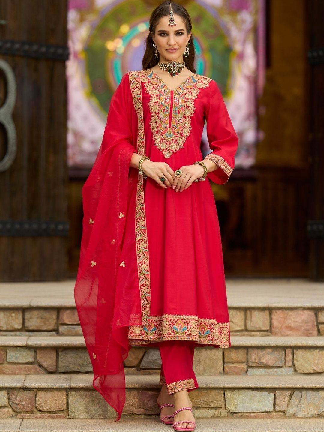 Dhiyona IE Women Embroidered Regular Thread Work Kurta with Trousers & Dupatta