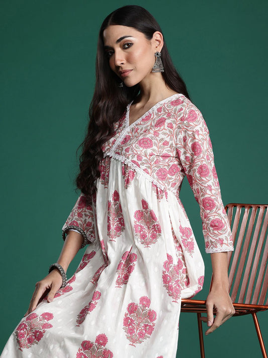 Dhiyona IE Women Floral Printed Empire Pure Cotton Kurta with Trousers