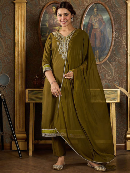 Dhiyona IE Floral Embroidered Thread Work V Neck Kurta With Trousers & Dupatta
