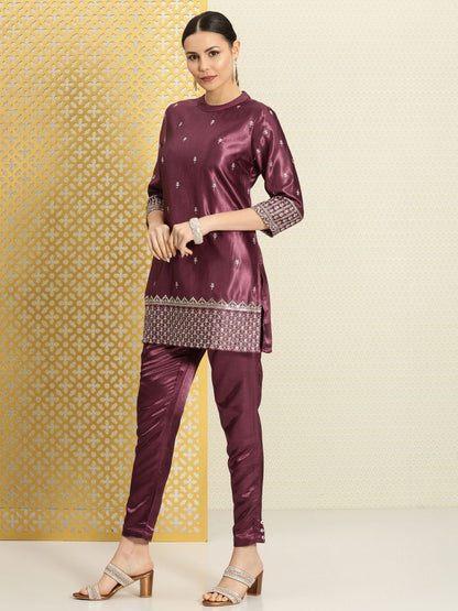 Dhiyona PD Women Women Jashn Round Neck Sequinned Aari Work Kurti With Trouser