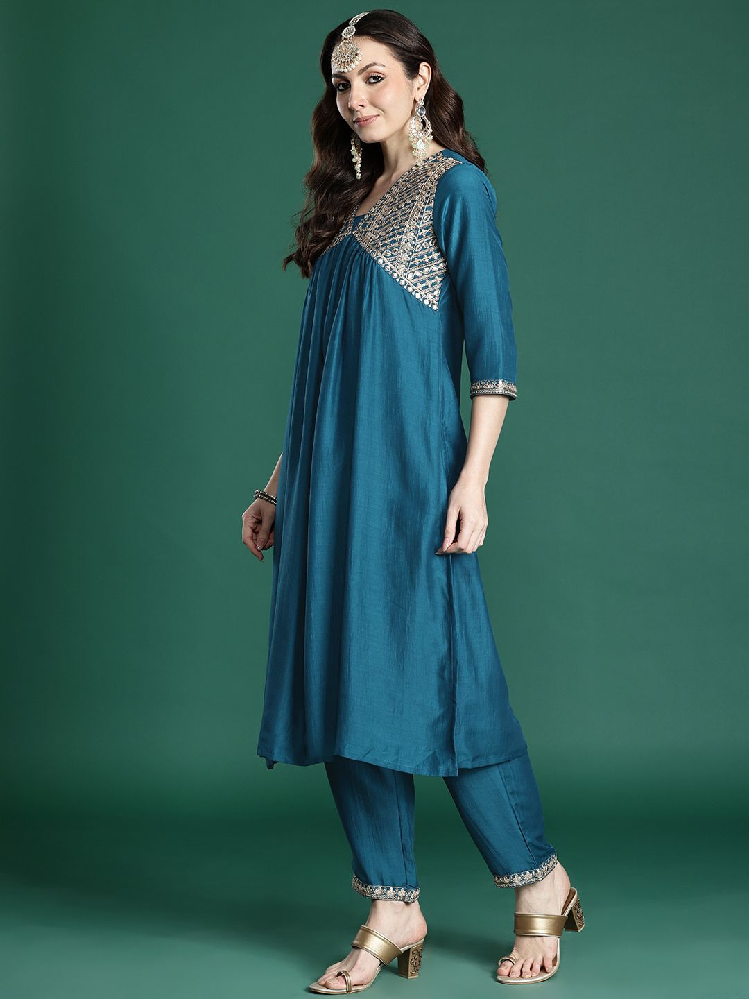 Ethnic Motifs Embroidered Kurta with Trousers & Dupatta