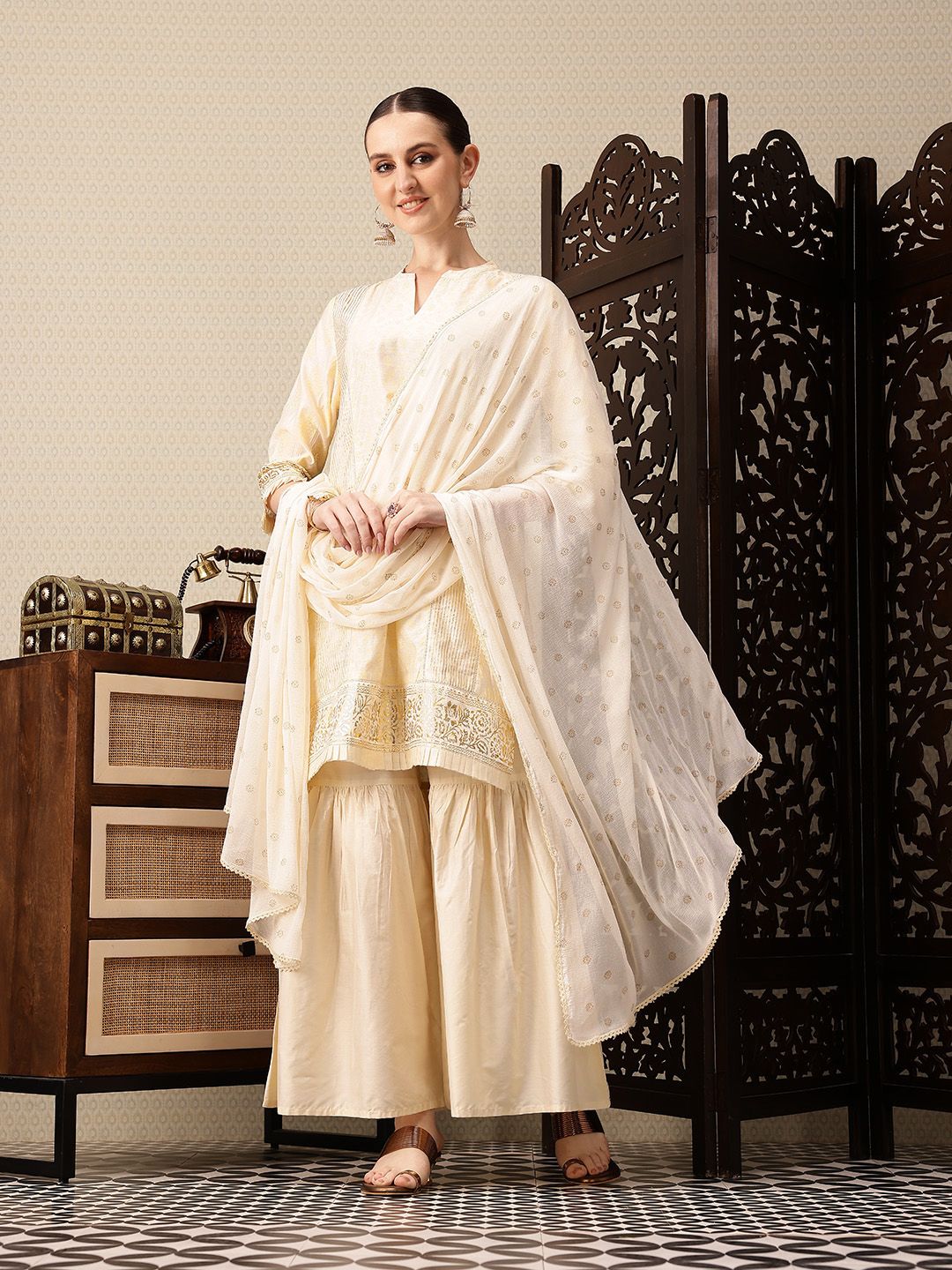 Dhiyona PD Women Indie-Floral Foil Printed Jashn Kurta with Sharara & Dupatta