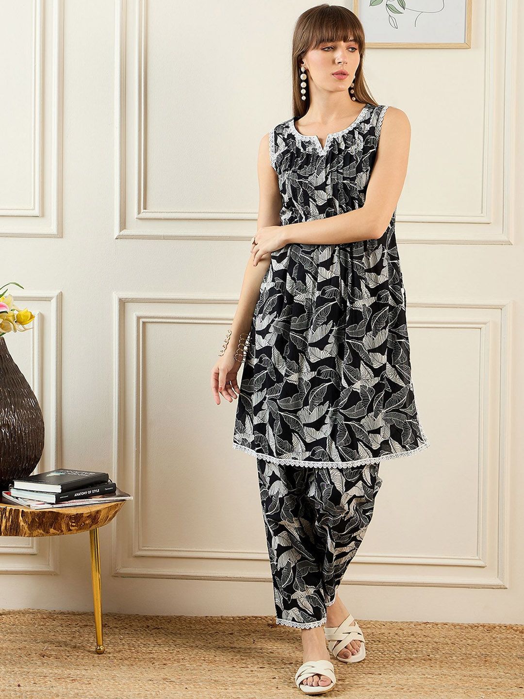 Women Floral Printed Regular Pure Cotton Kurta with Trousers