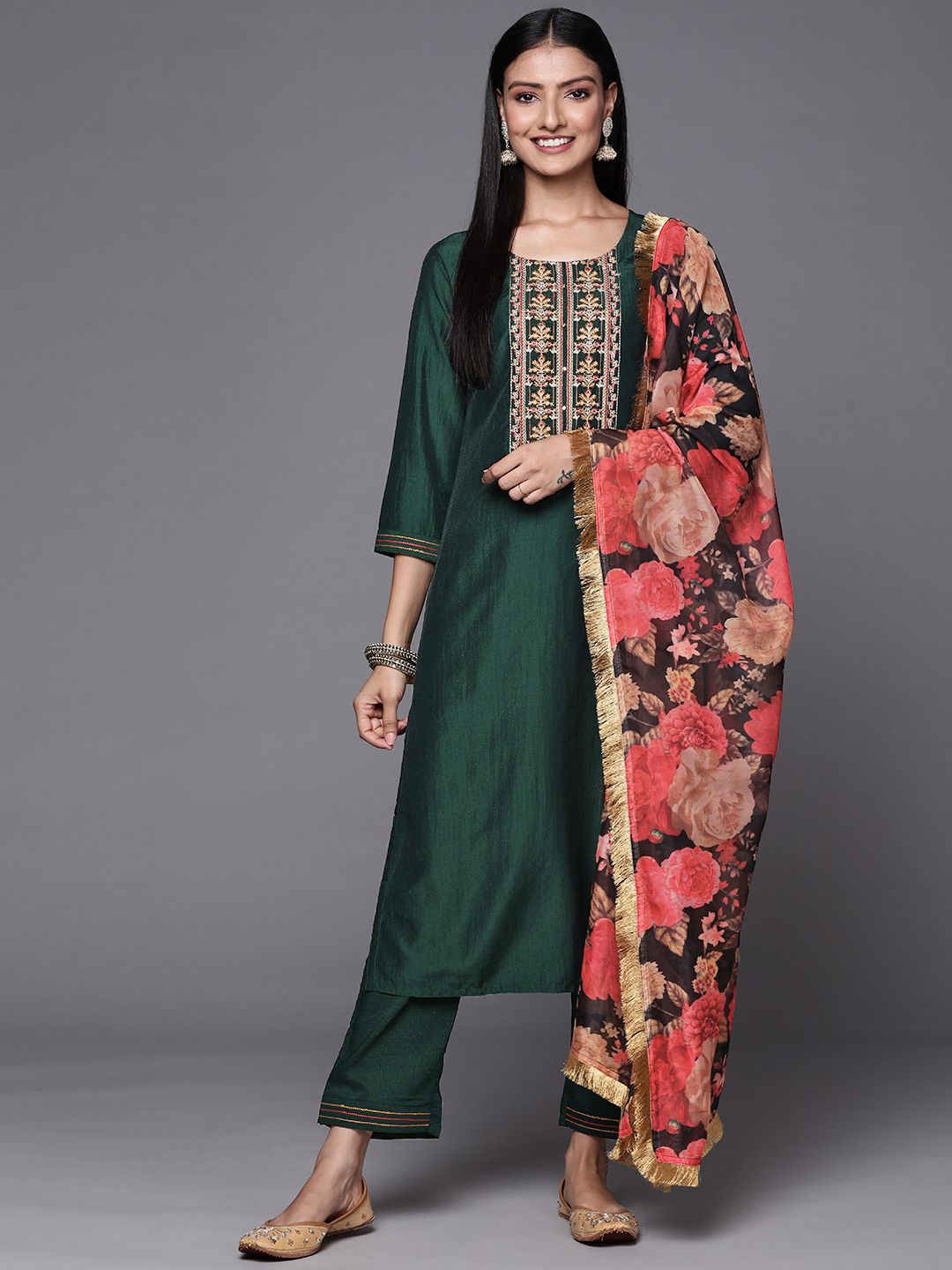 Dhiyona VA Women's Green Floral Embroidered Thread Work Kurta with Trousers & With Dupatta