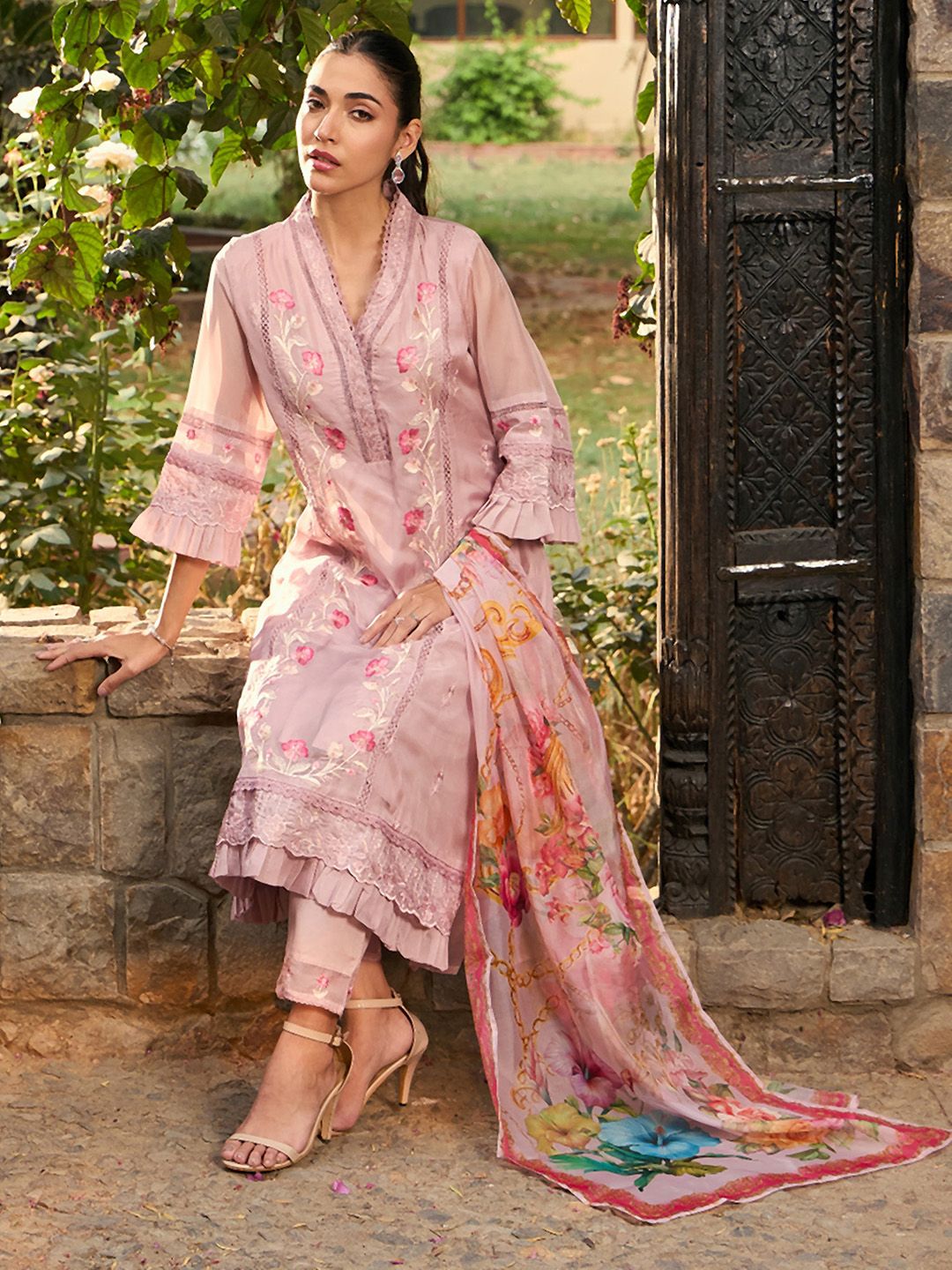Women Floral Embroidered Panelled Thread Work Kurta with Trousers & With Dupatta