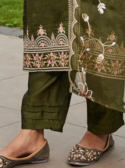 Women Floral Embroidered Regular Kurta with Trousers & With Dupatta