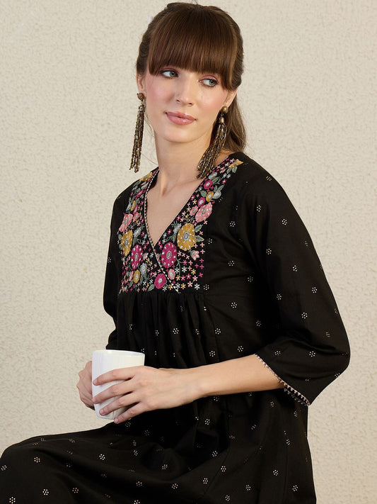 Dhiyona IE Women Embroidered Thread Work Pure Cotton Kurta with Trousers