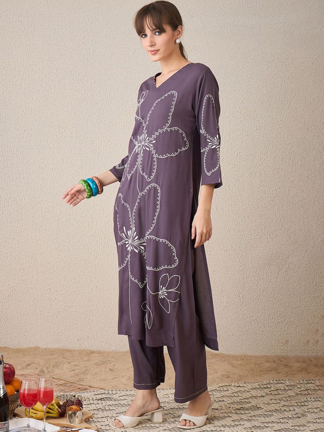 Dhiyona IE Women Floral Embroidered Regular Thread Work Kurta with Palazzos