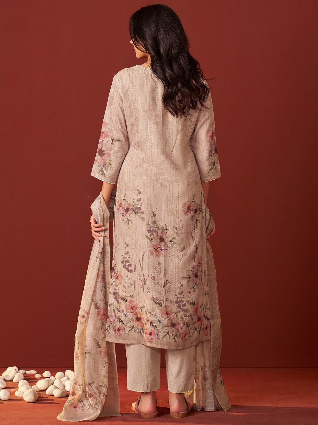 Women Floral Embroidered Linen Kurta with Trousers & Dupatta