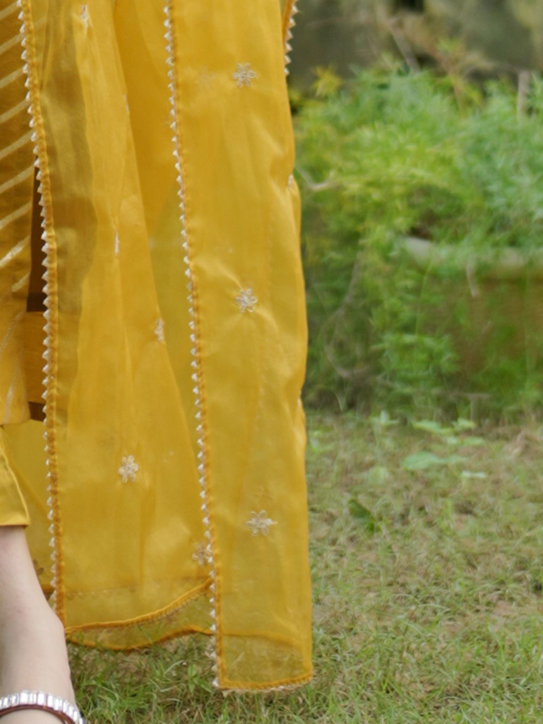 Dhiyona IE Women Leheriya Embroidered Chanderi Silk Kurta With Trousers & Dupatta