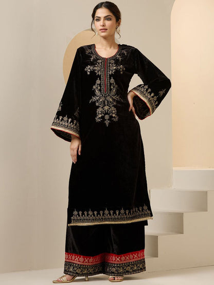 Dhiyona IS Women's Women Floral Embroidered Regular Thread Work Velvet Kurta with Trousers & With Dupatta