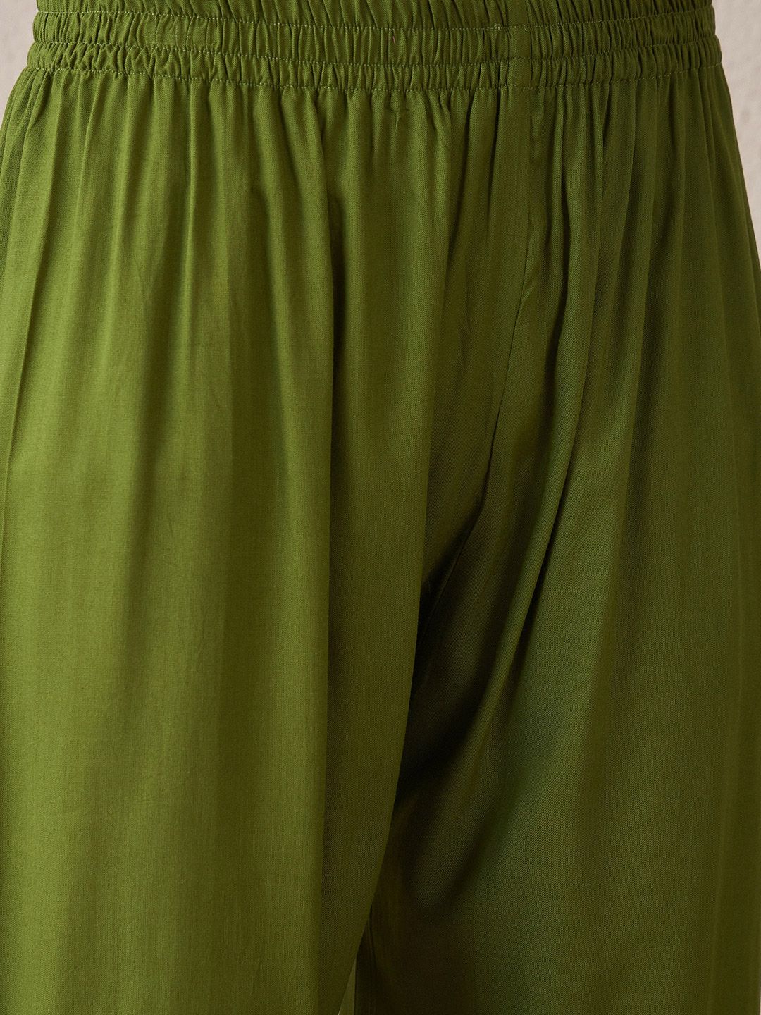 Floral Embroidered V-Neck Thread Work Straight Kurta With Trouser