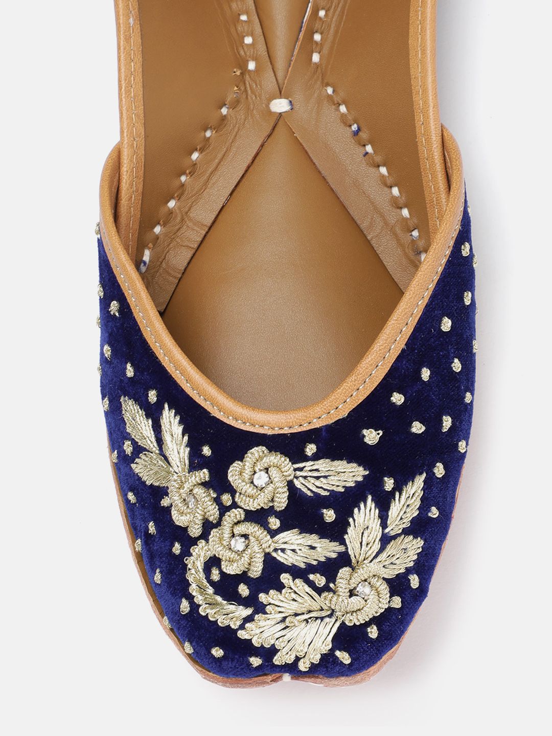 Dhiyona HOP Women Floral Embroidered Mojaris
