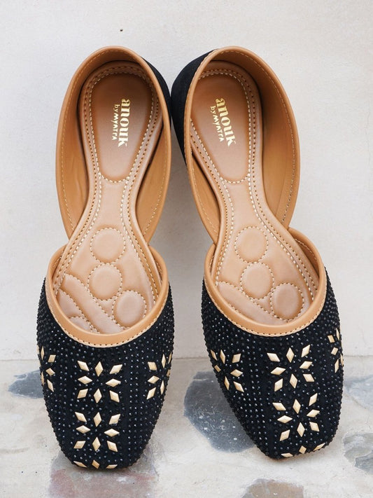 Dhiyona AK Embellished Mojaris