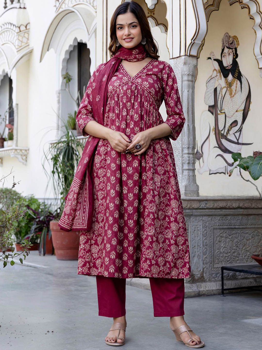 Dhiyona IE Women Floral Printed Empire Pure Cotton Kurta with Trousers & With Dupatta