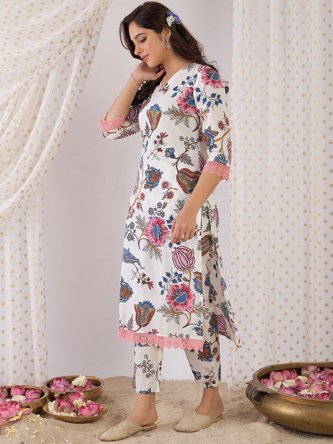 Dhiyona IE Floral Printed V-Neck Pure Cotton Straight Kurta With Trouser