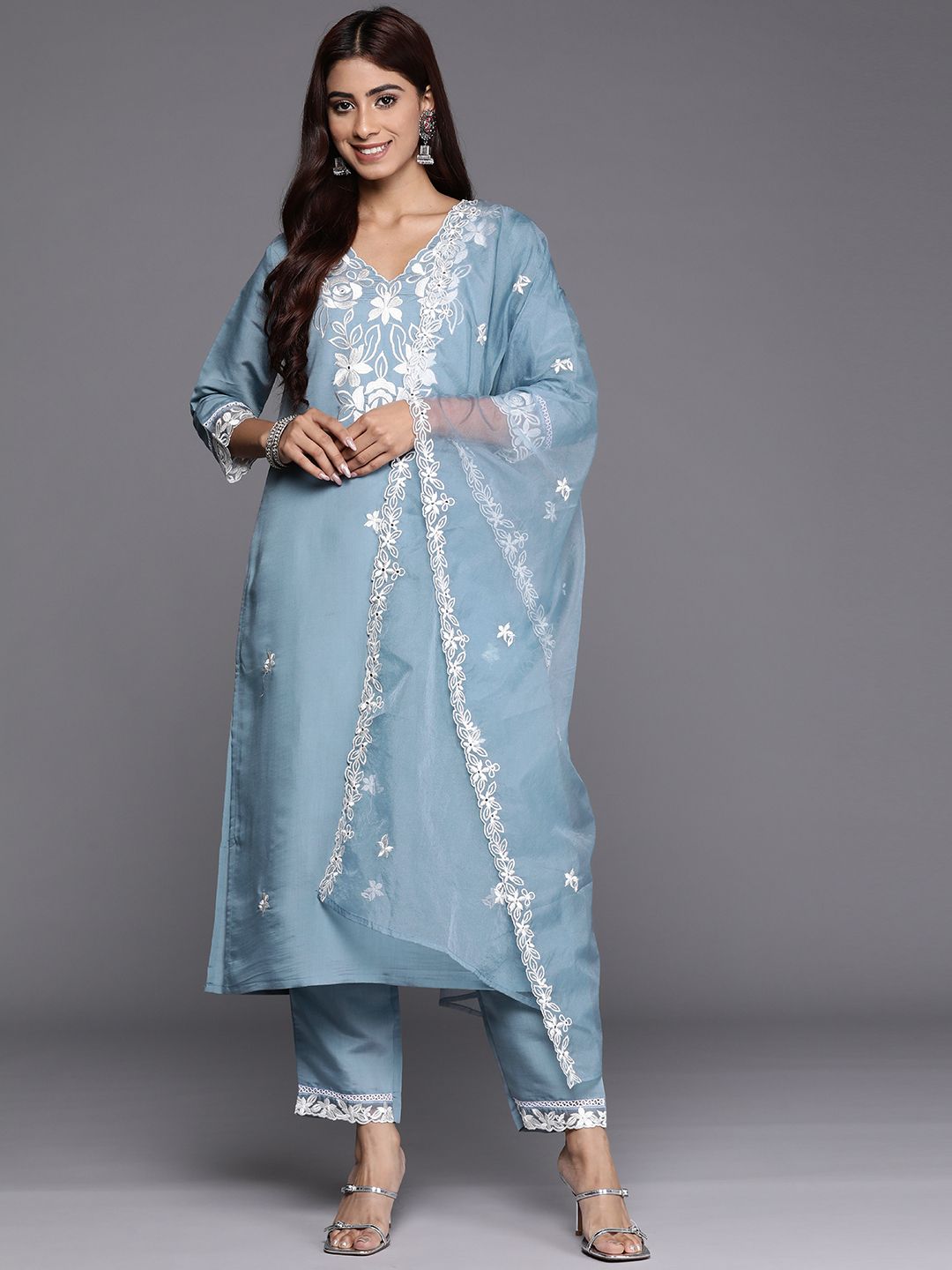Dhiyona IE Women Floral Embroidered Regular Thread Work Kurta with Trousers & With Dupatta