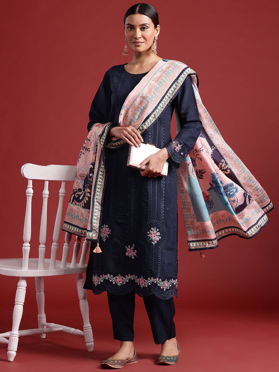 Dhiyona IE Floral Embroidered Thread Work Kurta With Trousers & Dupatta