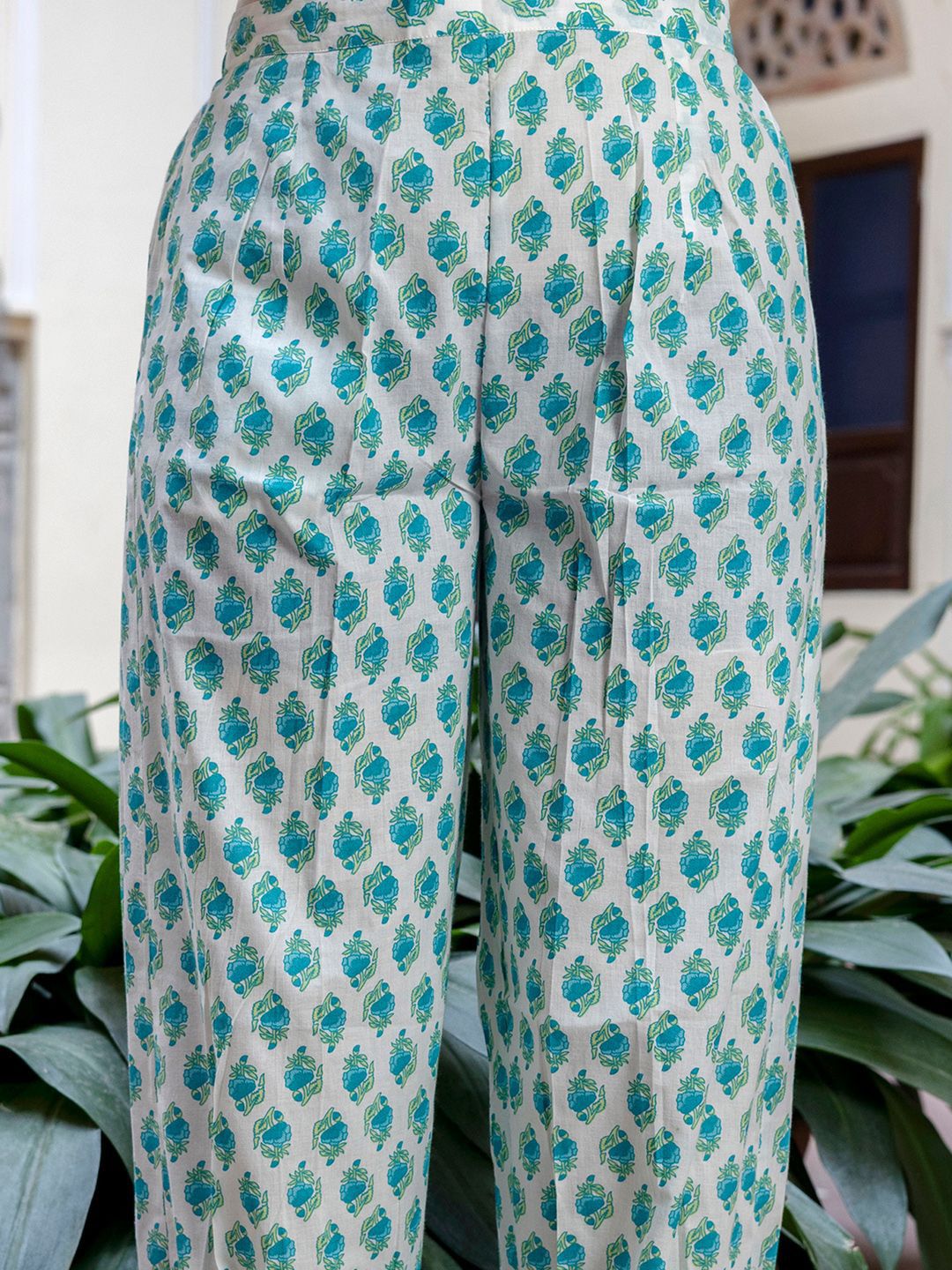 Dhiyona IE Women Floral Printed V-Neck Pure Cotton Kurta With Salwar & Dupatta