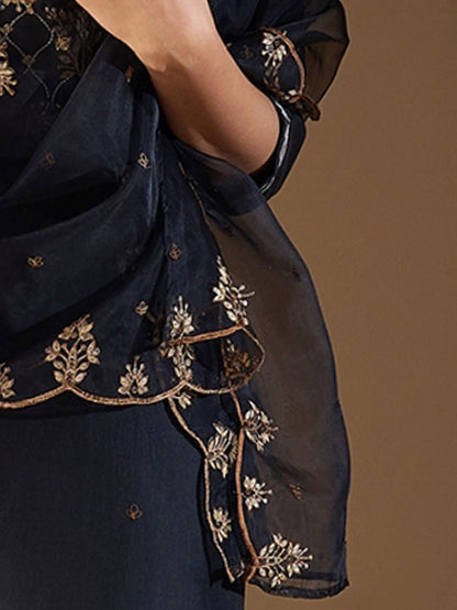 Dhiyona IE Women Embroidered Regular Liva Kurta with Trousers & With Dupatta