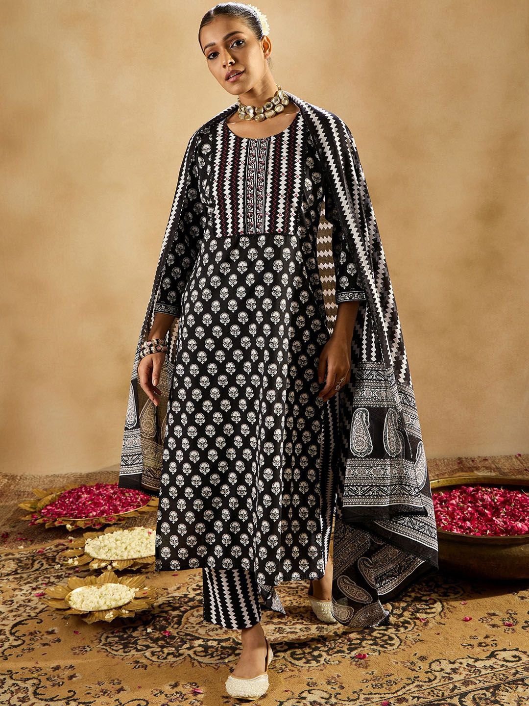 Dhiyona IE Black Ethnic Motifs Printed Round Neck Thread Work Pure Cotton Straight Kurta Set
