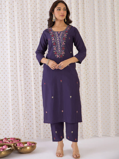 Floral Embroidered Thread Work Straight Kurta With Trousers & Dupatta