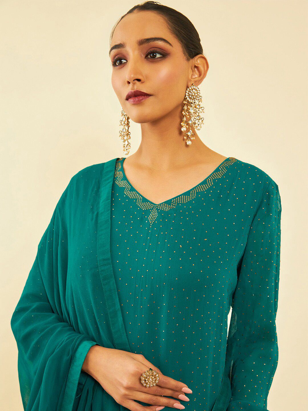 Dhiyona SO Women's Embroidered V-Neck Long Sleeves Beads and Stones Kurta Set
