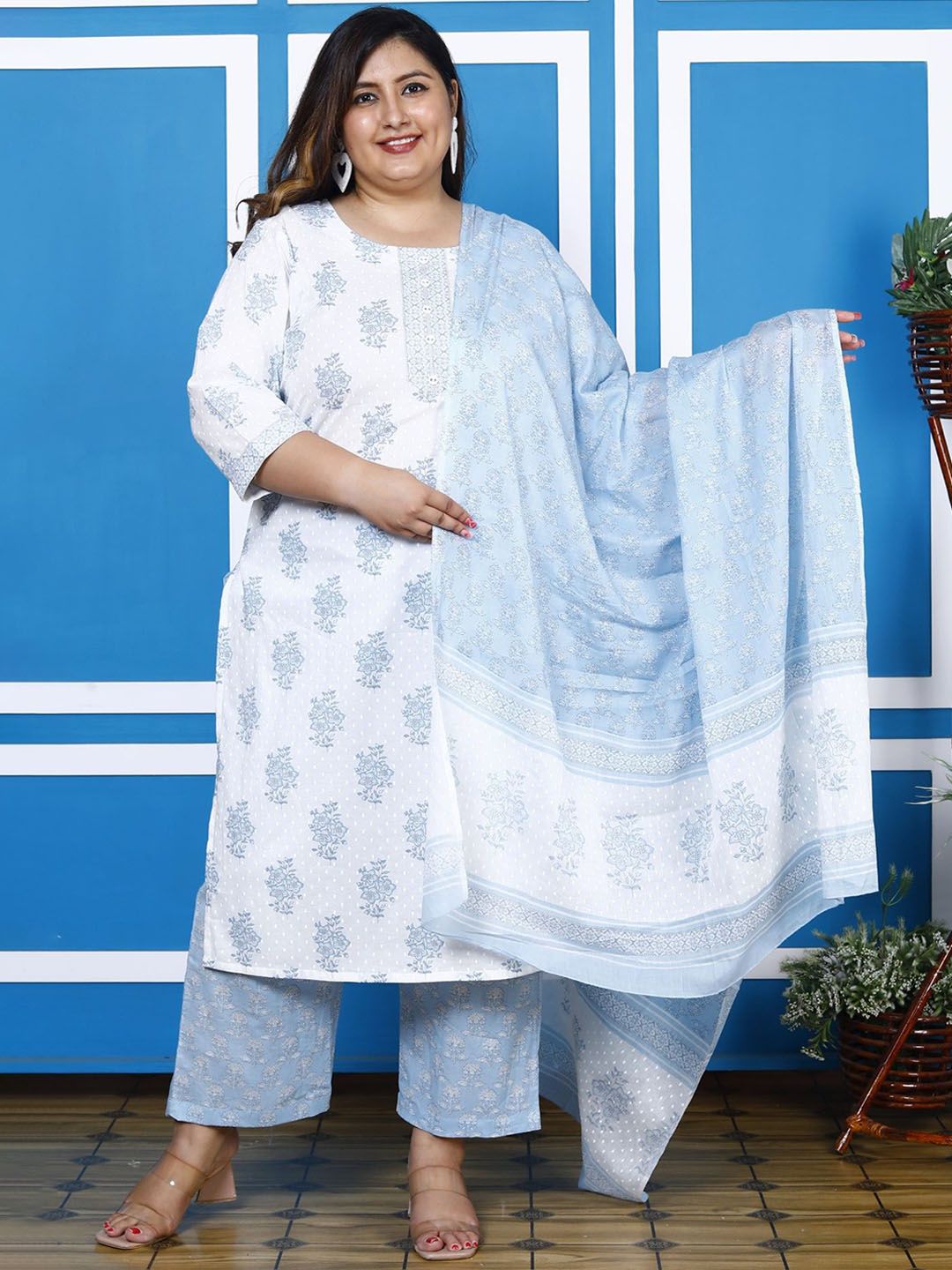 Dhiyona KL Plus Size Floral Printed Sequin Pure Cotton Straight Kurta With Trousers & Dupatta